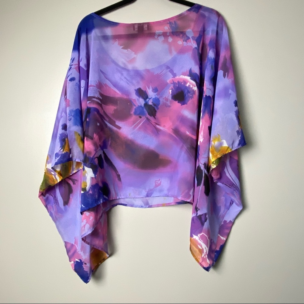 Body Language” sheer overlay top One Size - Picture 3 of 10